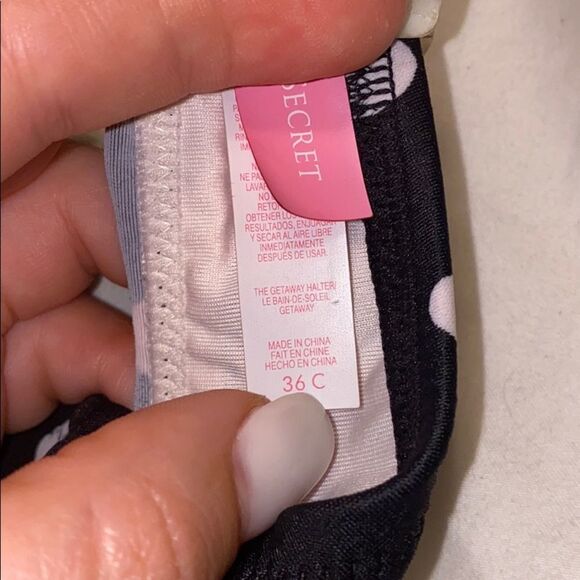 ✨HP✨VS Polka Dot Scalloped Bikini Top✨ - Picture 3 of 7